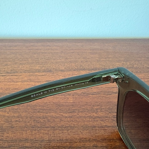 Warby Parker Beale Sunglasses Green - Picture 3 of 5